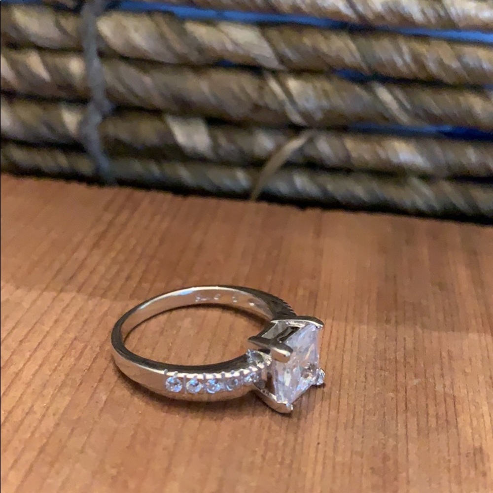 Princess cut engagement ring